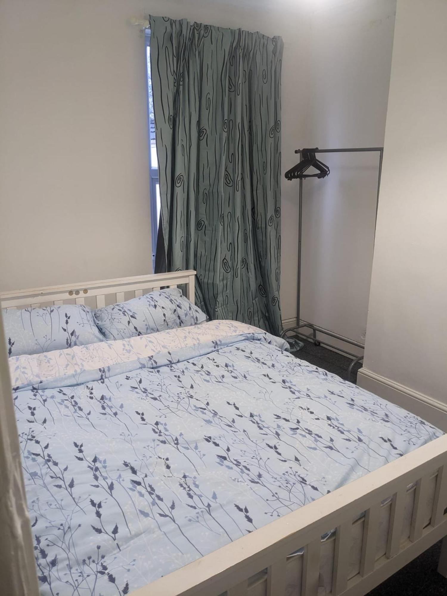 Contractors In Gillingham - Ideal For Long And Short Homestay *