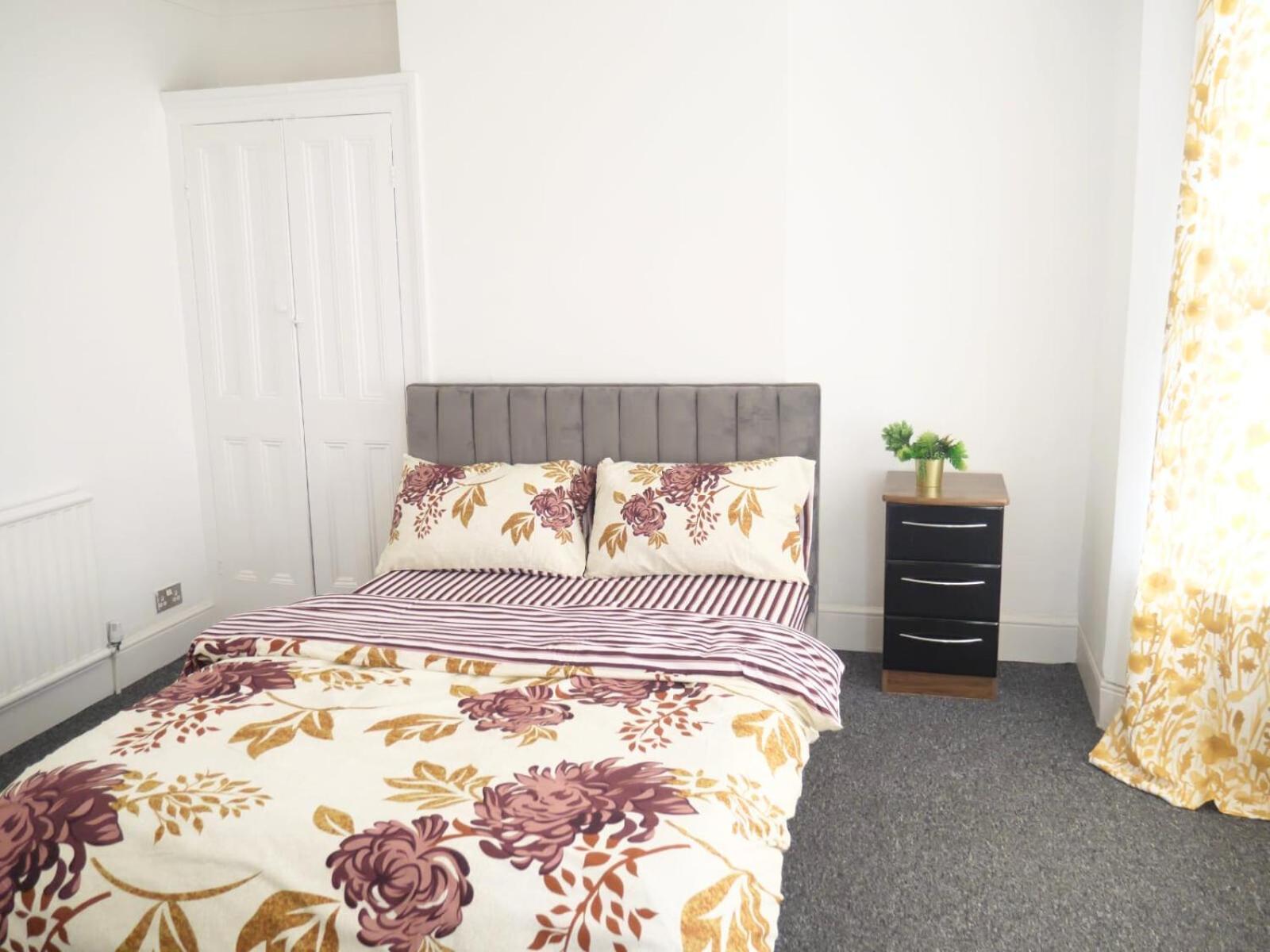 Contractors In Gillingham - Ideal For Long And Short Homestay Gillingham (Kent)